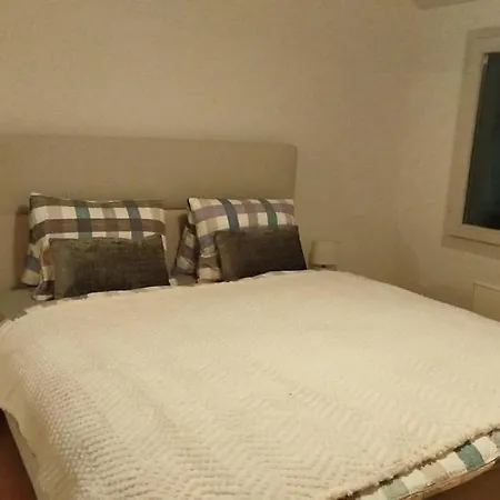 Mountain View - & Quiet *