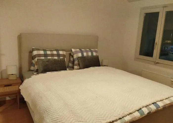 Mountain View - & Quiet *