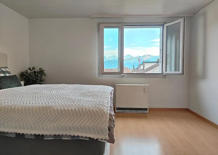 Mountain View - & Quiet Thun