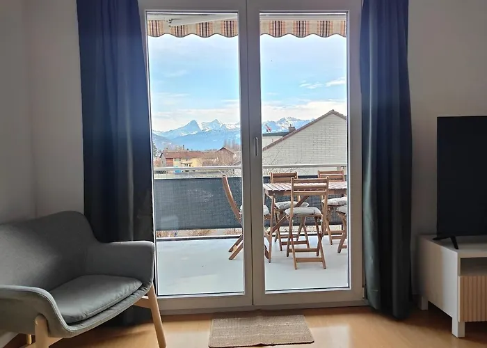 Mountain View - & Quiet *